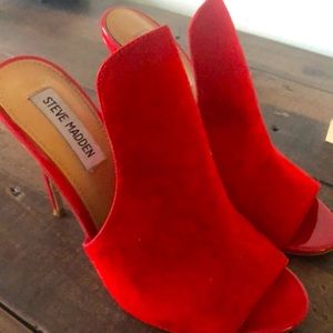 Sexy blood orange/red Steve Madden heels!